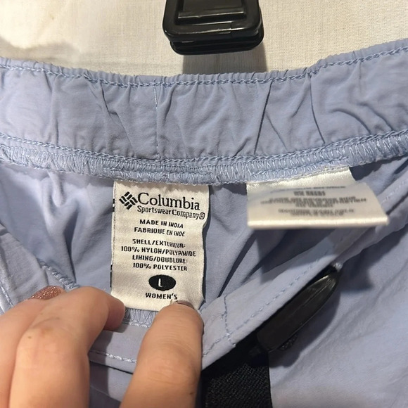 women's Columbia Spell Out Box Cargo Shorts size large Carolina Blue - Picture 3 of 3